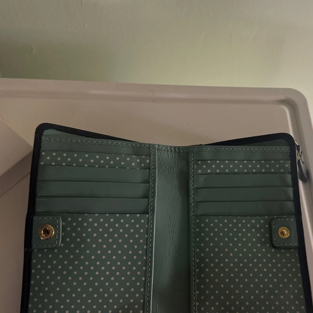RADLEY LONDON Black Wallet with Green Dog Emblem - Picture 5 of 6